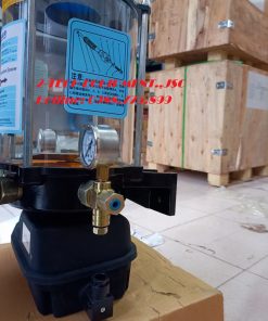Bơm mỡ tự động trạm trộn 24V có đồng hồ